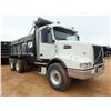 Image 3 : 2007 VOLVO VHD Dump Truck