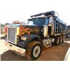 Image 1 : 2000 FREIGHTLINER FLD Dump Truck