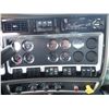 Image 15 : 2017 KENWORTH T800 Roll Off Truck