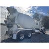 Image 3 : 2015 MACK GU713 Concrete Mixer / Pump Truck