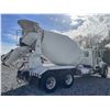 Image 3 : 2015 MACK GU713 Concrete Mixer / Pump Truck