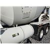Image 8 : 2015 MACK GU713 Concrete Mixer / Pump Truck