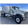Image 3 : 2015 MACK GU713 Concrete Mixer / Pump Truck