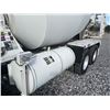 Image 7 : 2015 MACK GU713 Concrete Mixer / Pump Truck