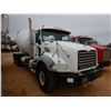 Image 4 : 2011 MACK GU813 Concrete Mixer / Pump Truck