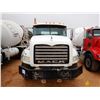 Image 5 : 2011 MACK GU813 Concrete Mixer / Pump Truck