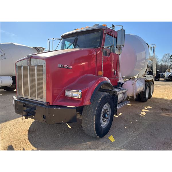2013 KENWORTH T800 Concrete Mixer / Pump Truck