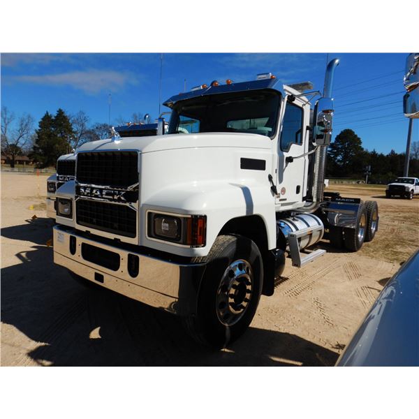 2021 MACK PI64T Day Cab Truck