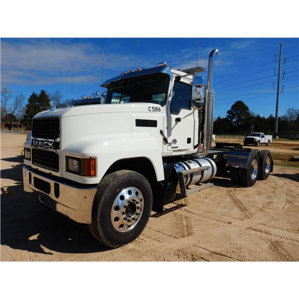 2021 MACK PI64T Day Cab Truck