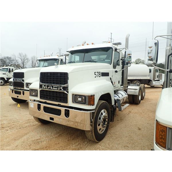 2021 MACK PI64T Day Cab Truck