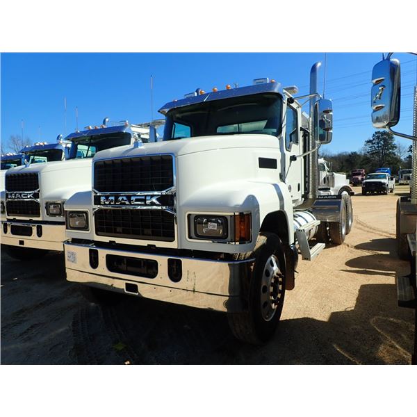 2021 MACK PI64T Day Cab Truck