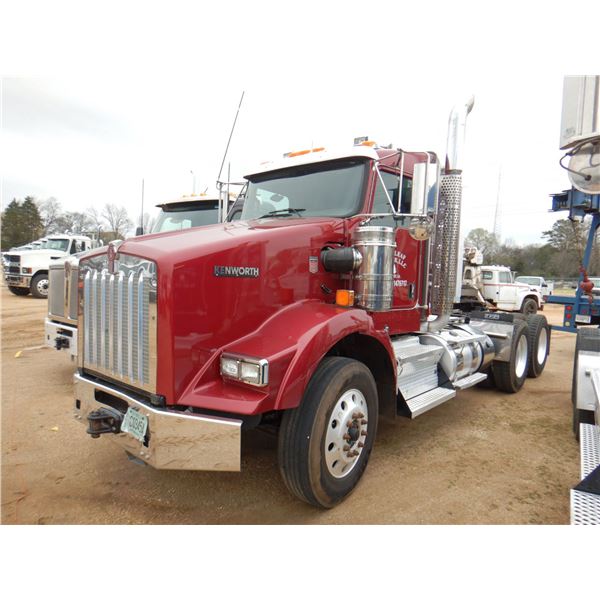 2020 KENWORTH T800 Day Cab Truck