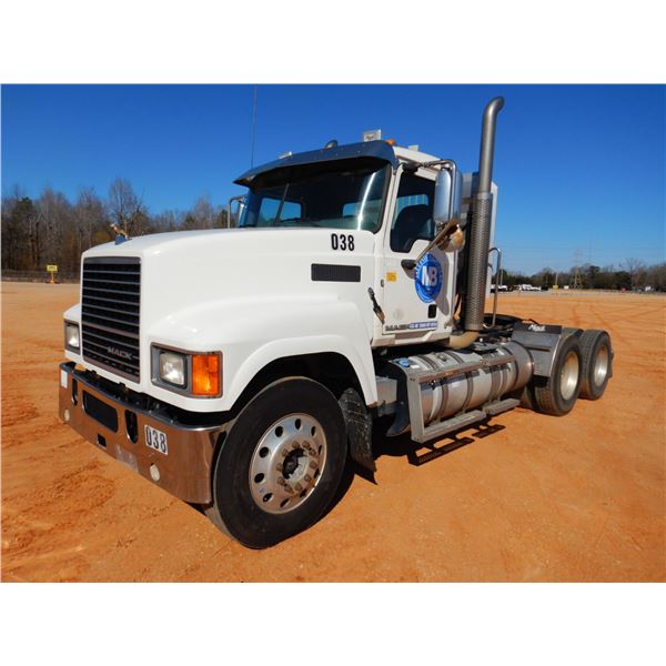 2017 MACK CHU613 Day Cab Truck