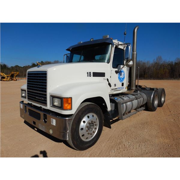 2016 MACK CHU613 Day Cab Truck