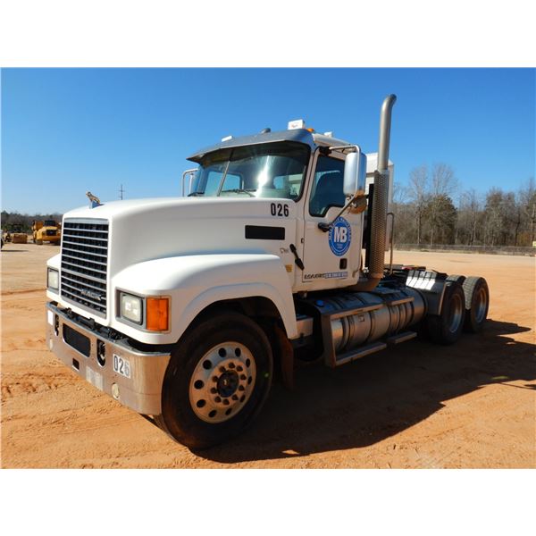 2016 MACK CHU613 Day Cab Truck