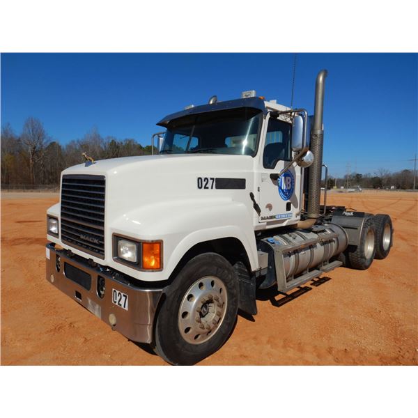 2016 MACK CHU613 Day Cab Truck