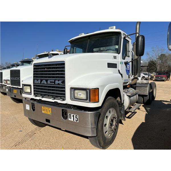 2006 MACK CHN613 Day Cab Truck