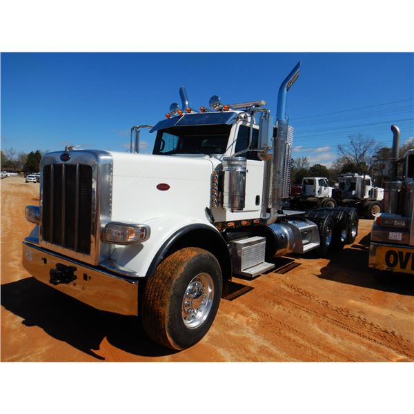 2014 PETERBILT 388 Day Cab Truck