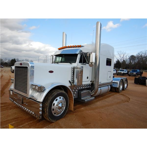 2005 PETERBILT 379X Sleeper Truck