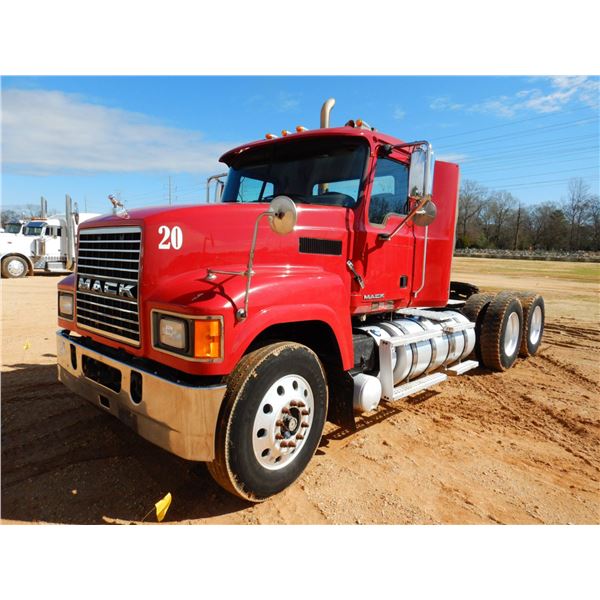 2011 MACK CHU613 Day Cab Truck