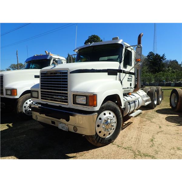 2009 MACK CHU613 Day Cab Truck