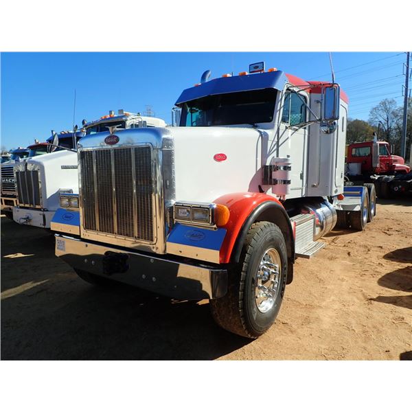 2004 PETERBILT 378 Sleeper Truck