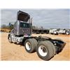 Image 2 : 2014 PETERBILT 384 Day Cab Truck