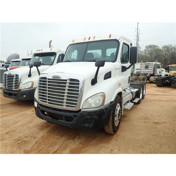 2010 FREIGHTLINER CASCADIA Day Cab Truck