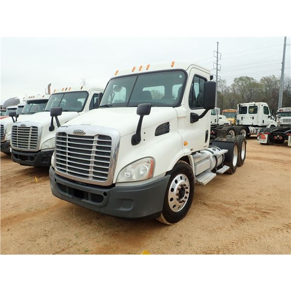 2010 FREIGHTLINER CASCADIA Day Cab Truck