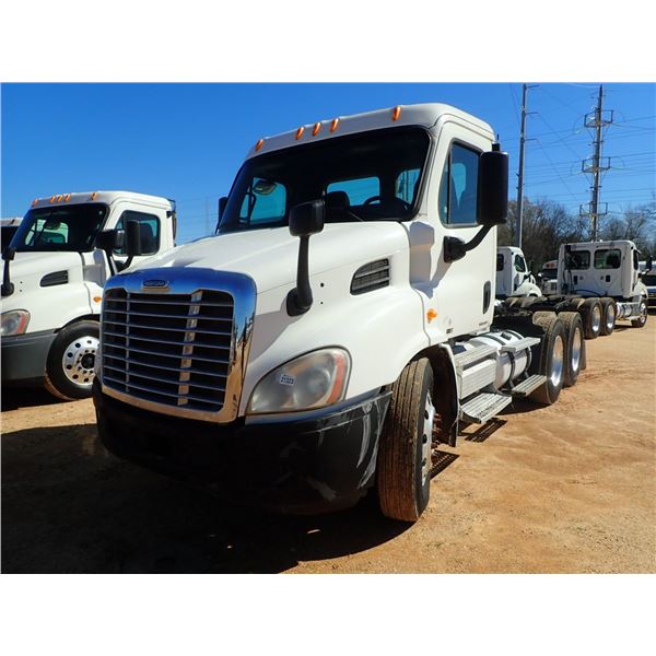 2010 FREIGHTLINER CASCADIA Day Cab Truck
