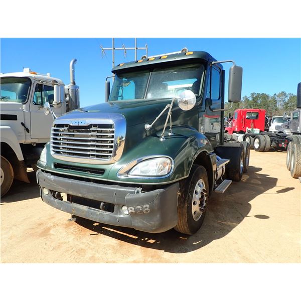 2007 FREIGHTLINER COLUMBIA Day Cab Truck