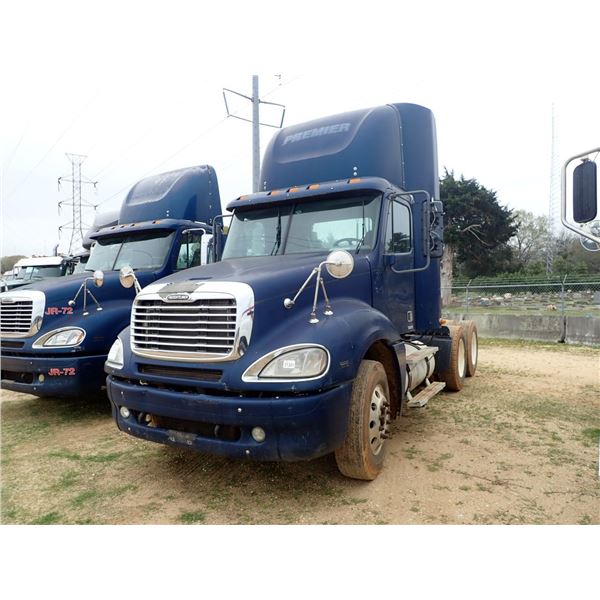 2007 FREIGHTLINER COLUMBIA Day Cab Truck