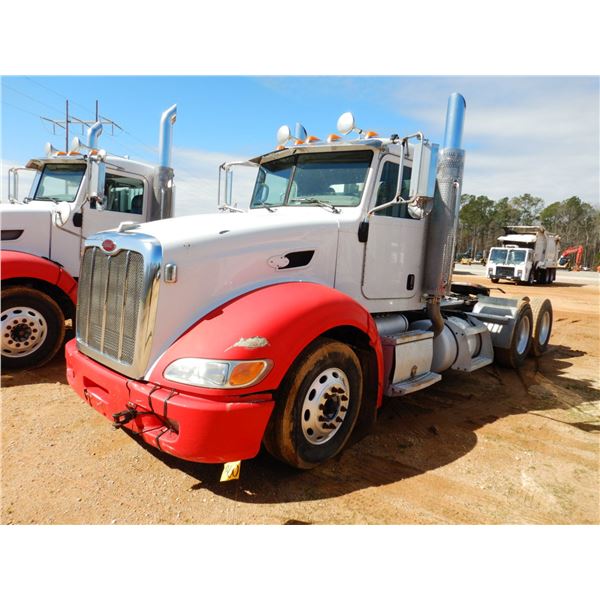 2009 PETERBILT 386 Day Cab Truck