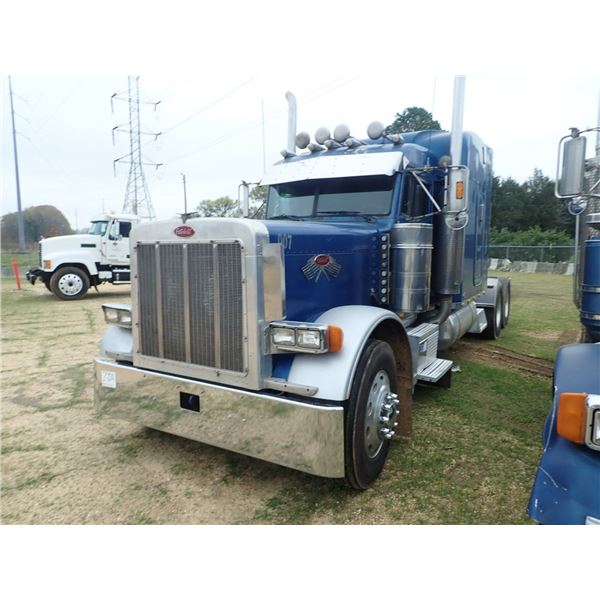 1998 PETERBILT 379 Sleeper Truck