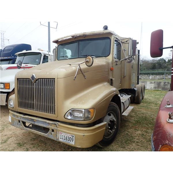 1999 INTERNATIONAL 9200 Sleeper Truck