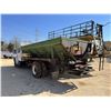 Image 2 : 1995 INTERNATIONAL 4900 SPREADER TRUCK Plow / Spreader Truck