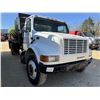 Image 5 : 1995 INTERNATIONAL 4900 SPREADER TRUCK Plow / Spreader Truck