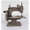 Image 3 : Singer Sewhandy Model 20 Crinkle Sewing Machine