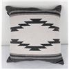 Image 1 : Pendleton Storm Breaker Pillow