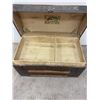 Image 4 : Steamer trunk - dome top c/w tray - 30" W X 18" H X 16" D