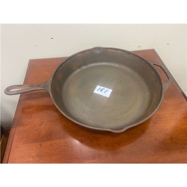 Cast frying pan - Lodge USA, 10 SK, 12" diameter