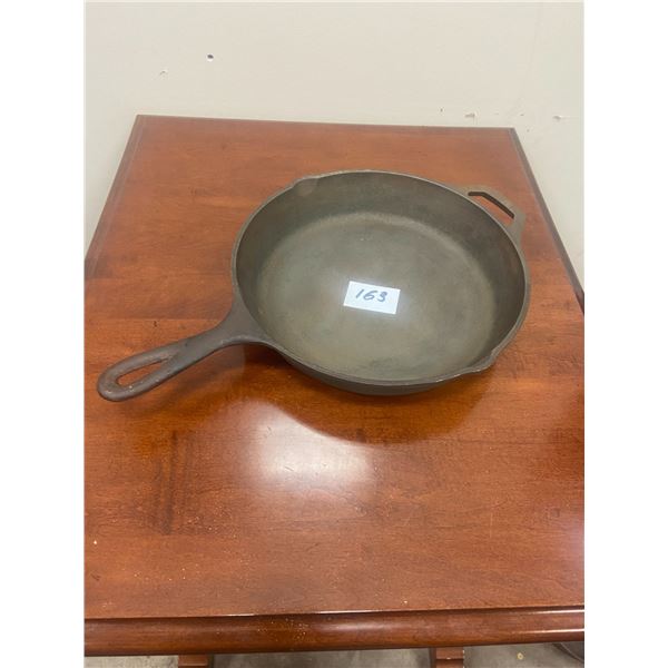 Cast frying pan - Lodge 10" diameter USA 85K