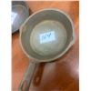 Image 2 : 2 cast frying pans 6" diameter