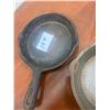 Image 3 : 2 cast frying pans 6" diameter