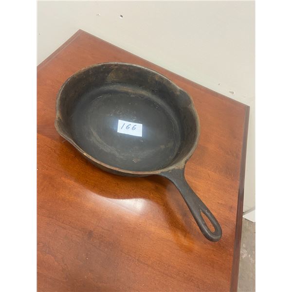 Cast frying pan 10.5" across, Wagner ware Sidney