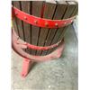 Image 4 : Fruit press - 38" tall, refurbished