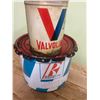 Image 4 : Royalite grease pail and Valvoline 5 lb grease can