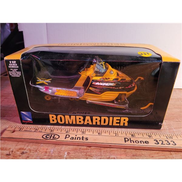 Bombardier MXZ 800 Skidoo 2001 New In Box
