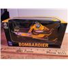 Image 1 : Bombardier MXZ 800 Skidoo 2001 New In Box