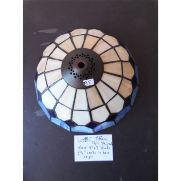 TIFFANY STYLE 9X9X3.5” STAINED GLASS LAMP SHADE